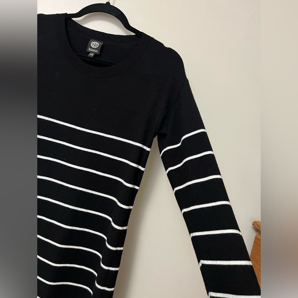 Black and White minimalist Long Sleeve Crew Neck maxi Sweater Dress - Picture 3 of 9